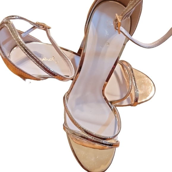 Qupid Rose Gold Strappy Block Heels Sandals - Picture 2 of 8